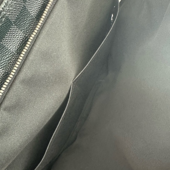 Louis Vuitton iCare Bag Damier Graphite - Picture 8 of 15